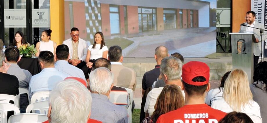Inauguracion-Cerramiento-Y-Climatizacion-Pileta-Municipal-18-920x425.jpg